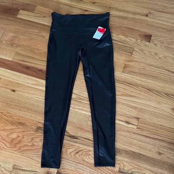 SPANX Faux Leather legging - Picture 2 of 6